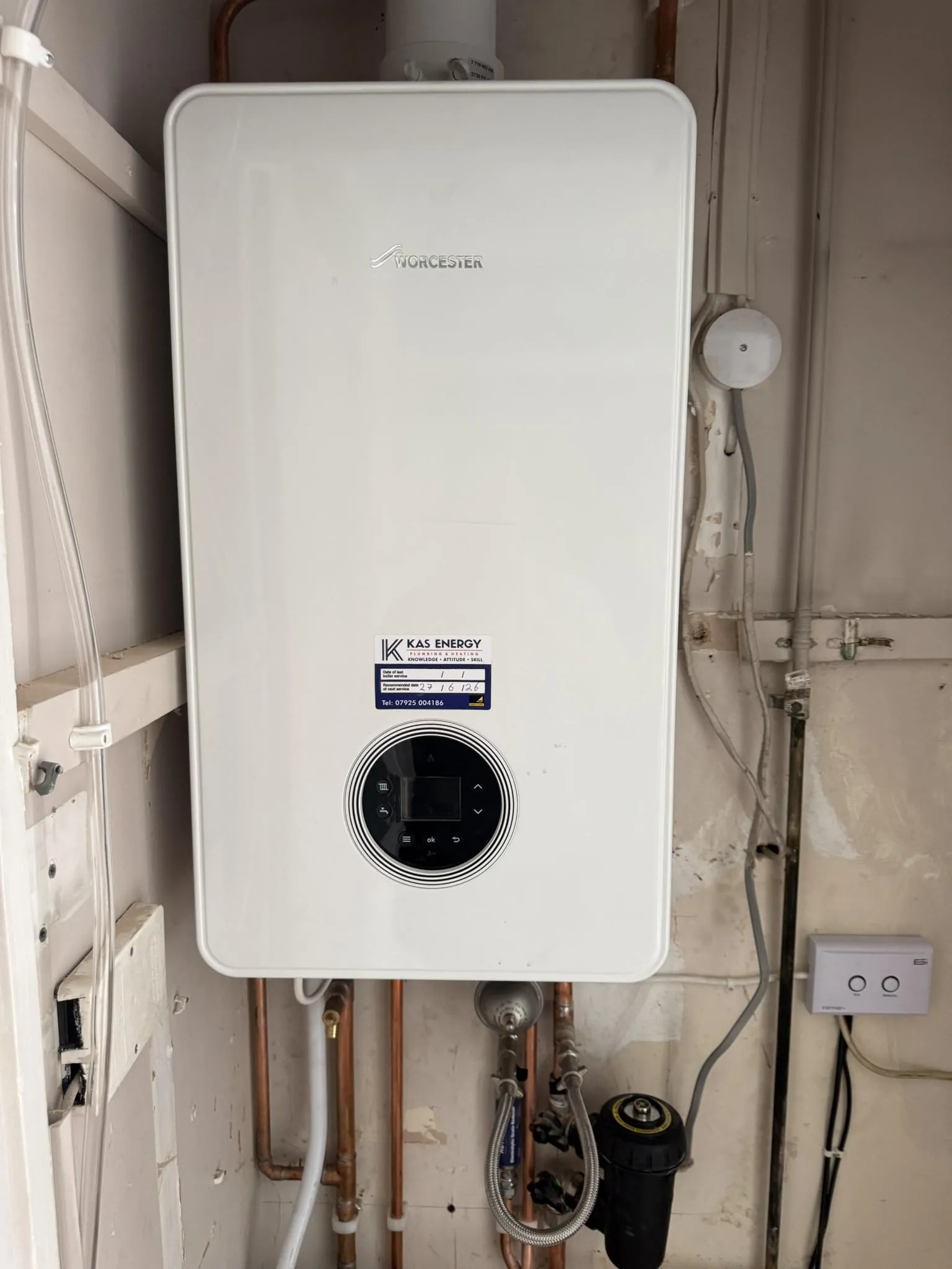 Worcester Bosch boiler installed by KAS Energy Worcester Accredited engineers in Nottinghamshire